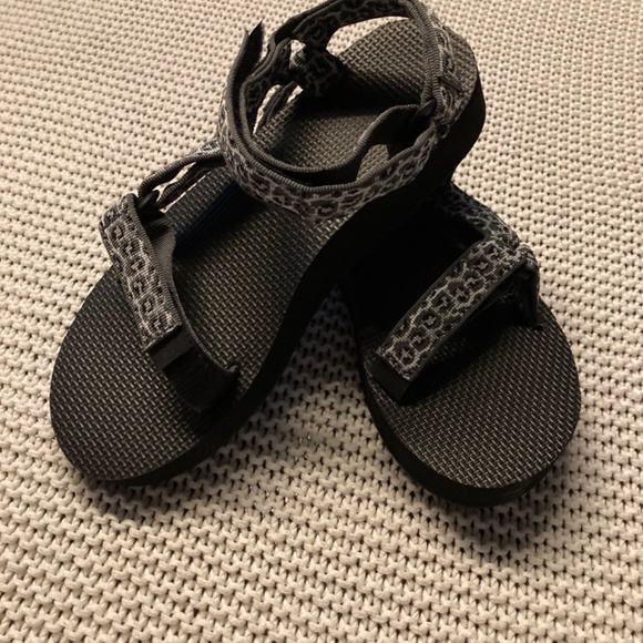 Teva Midform Universal Sandals - Picture 2 of 9